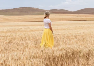 yellow skirt